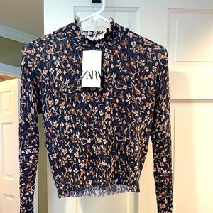 Zara cropped floral turtleneck - NWT